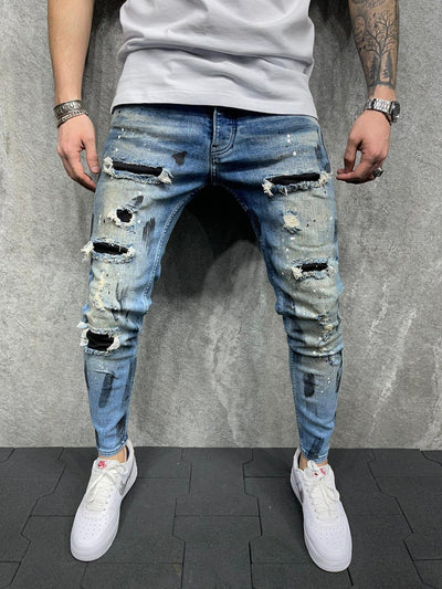 Lässige zerrissene Jeans