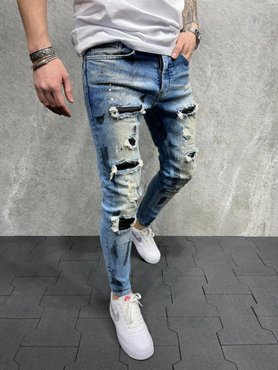 Lässige zerrissene Jeans