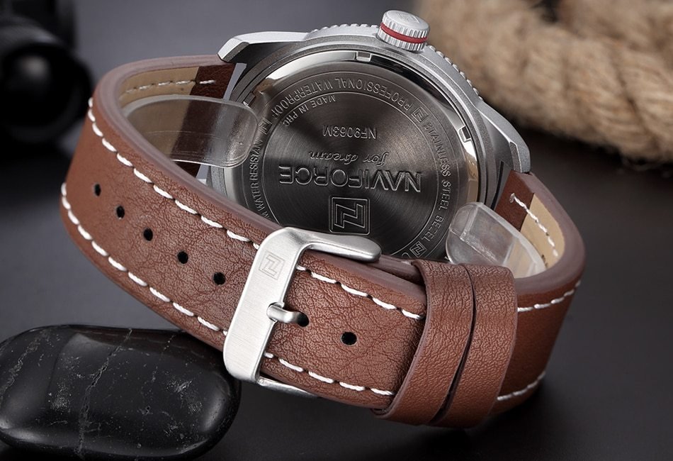 Men's Quartz Watch Waterproof Calendar Watch Belt Casual Men's Watch - Belisimo